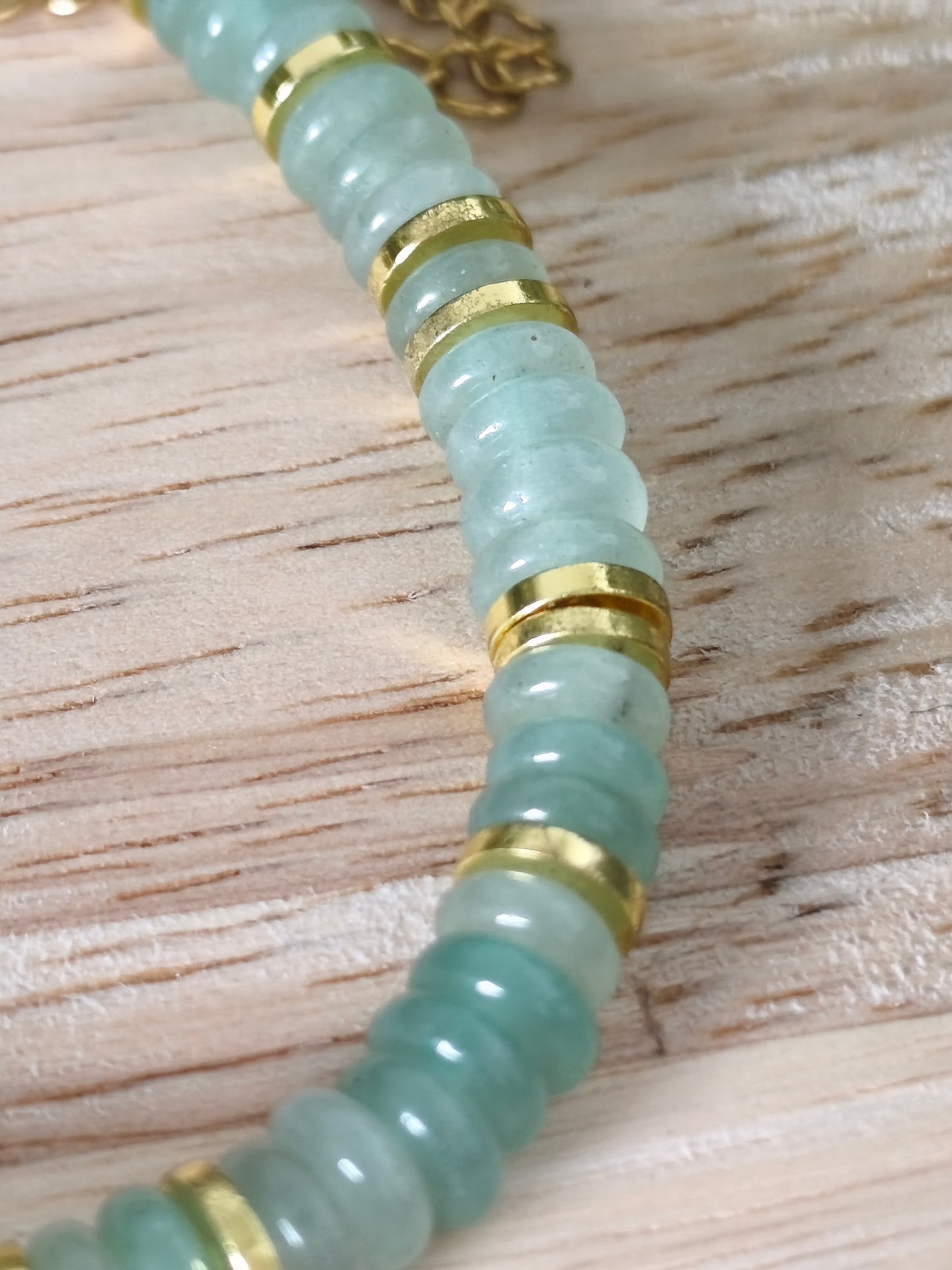 Bracelet Aventurine Verte avec acier inoxydable, Collection Éclat d’Acier, bijou naturel vert pour sérénité, chance et harmonie.