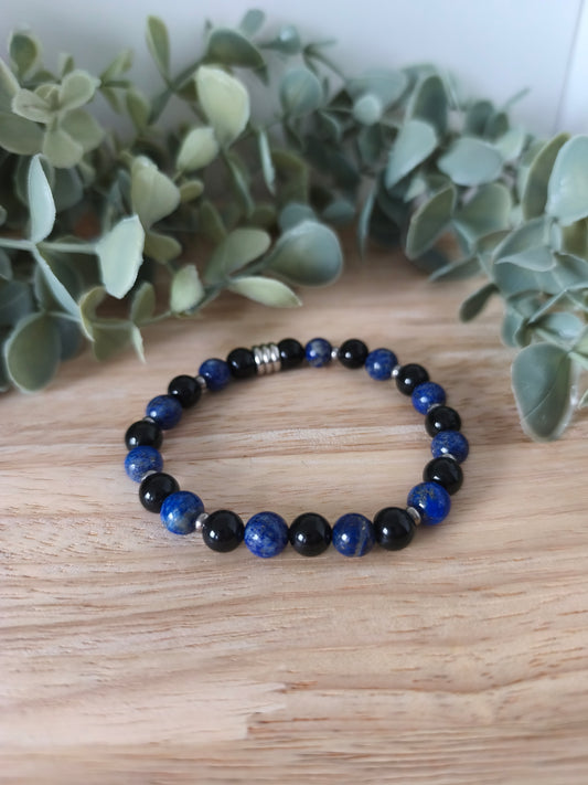 Bracelet Argenté Lapis Lazuli & Onyx, pierres naturelles polies avec acier inoxydable, Collection Éclat d’Acier, bijou bleu et noir élégant et protecteur.